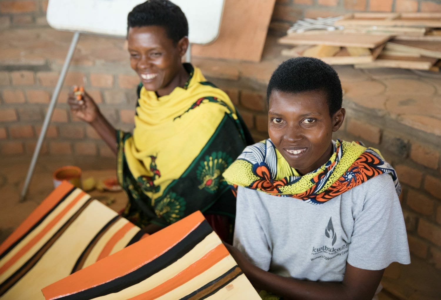 rwandan women making handmade products